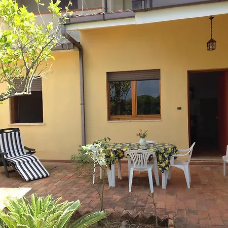 Casa Vacanze Le Palme Apartment *