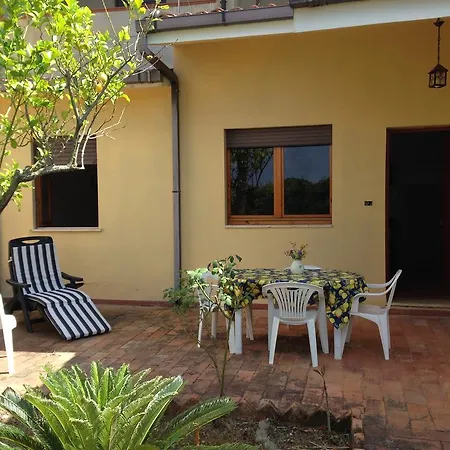 Casa Vacanze Le Palme Apartment